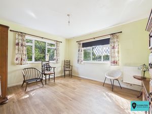 Bedroom- click for photo gallery
